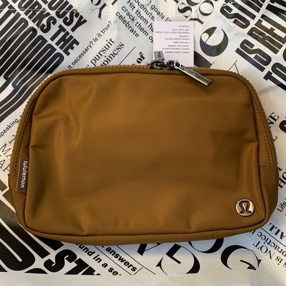Lululemon Burnt Caramel Large Everywhere Bag Belt